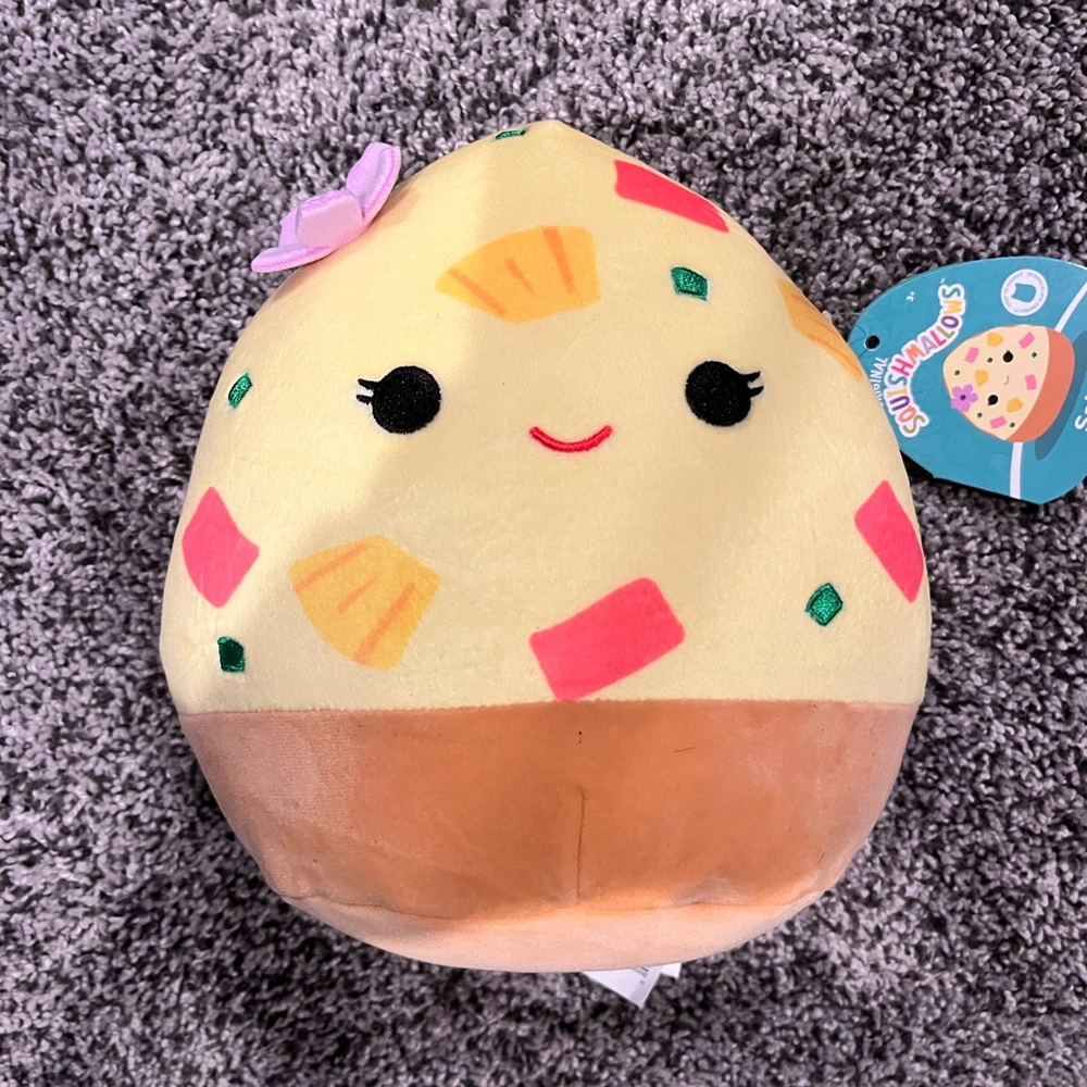 NWT Saku the Hawaiian Pizza 7.5” Squishmallow